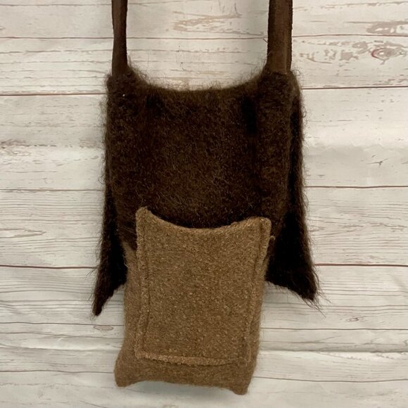 Alpaca crossbody bag with suede leather strap - Picture 10 of 12